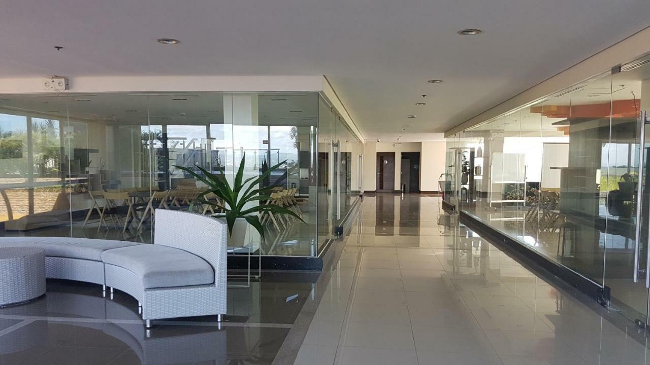 Mactan Newtown Condo With Garden And Ocean View 8Newtown Blvd Lapu-Lapu City Buitenkant foto