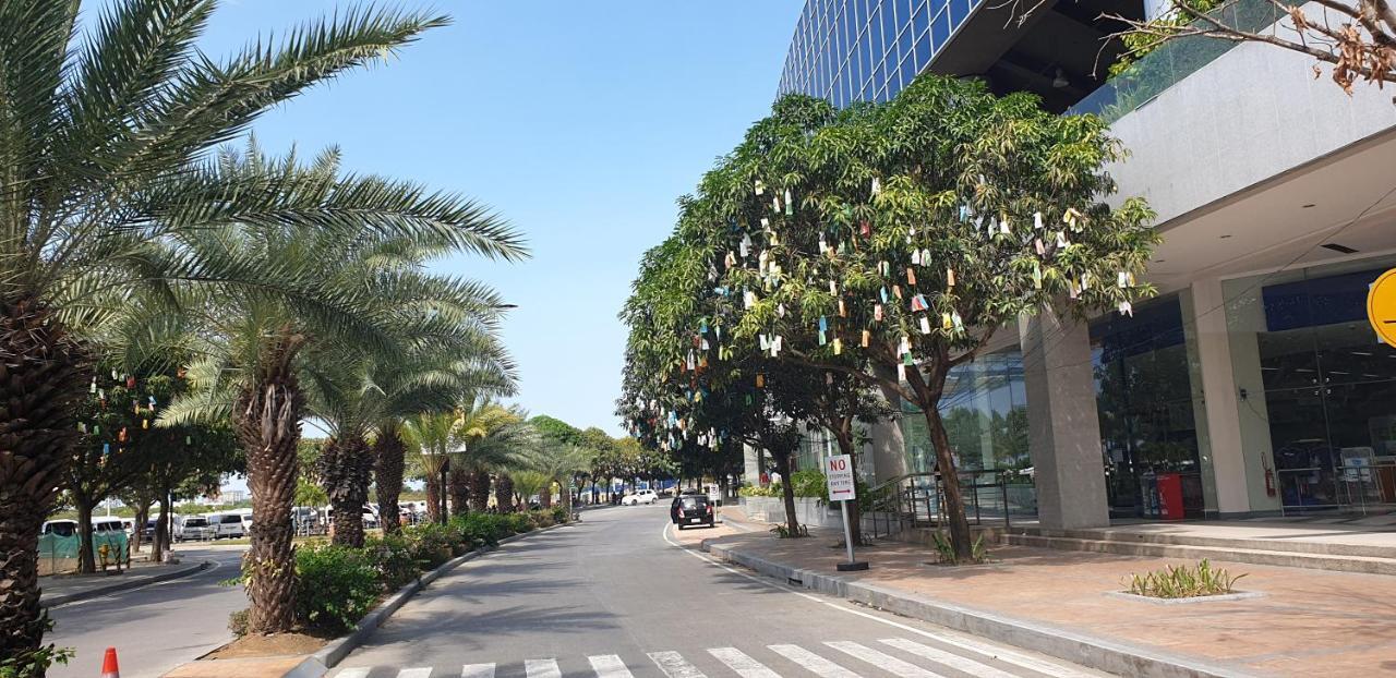 Mactan Newtown Condo With Garden And Ocean View 8Newtown Blvd Lapu-Lapu City Buitenkant foto