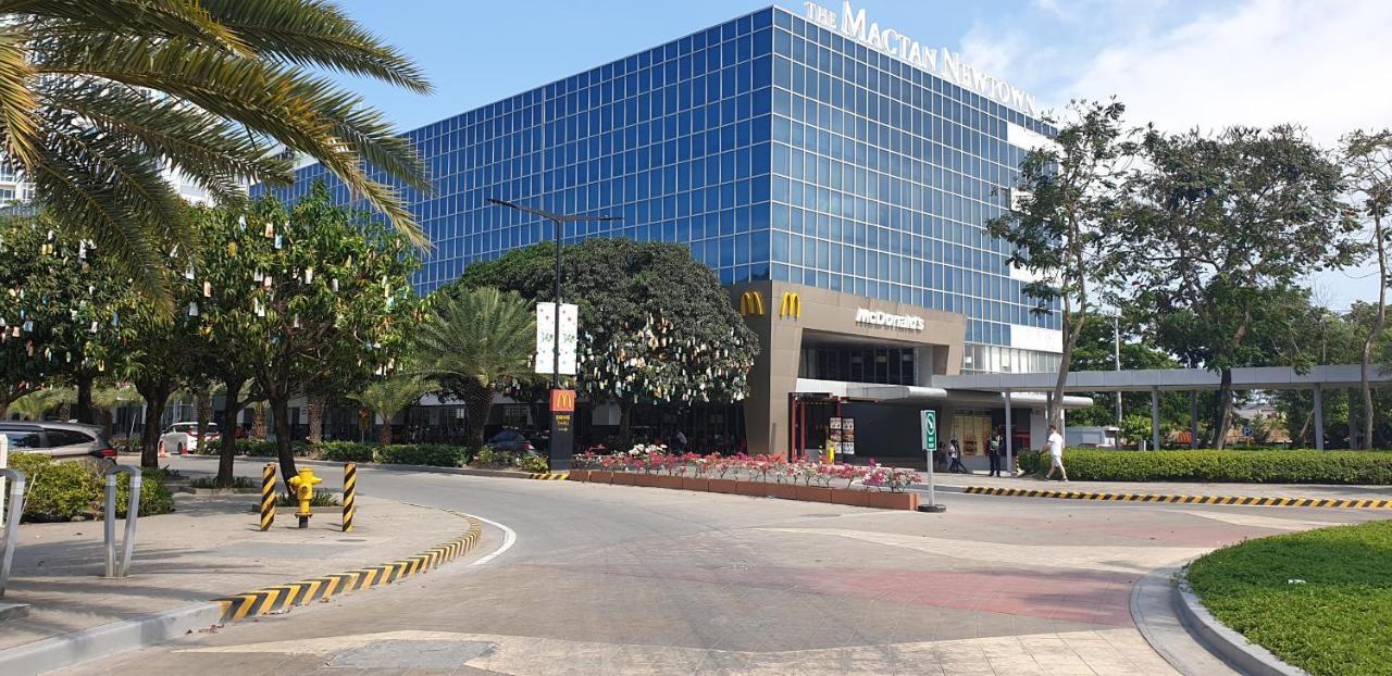 Mactan Newtown Condo With Garden And Ocean View 8Newtown Blvd Lapu-Lapu City Buitenkant foto