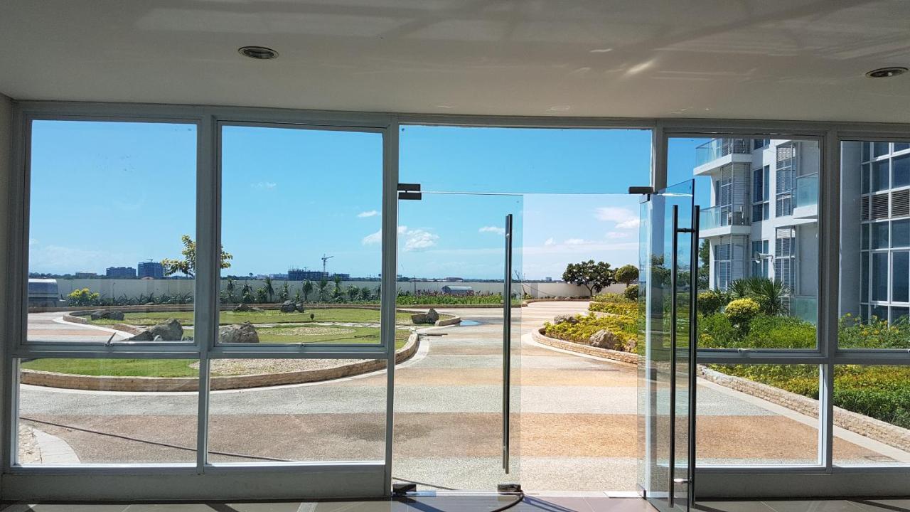 Mactan Newtown Condo With Garden And Ocean View 8Newtown Blvd Lapu-Lapu City Buitenkant foto